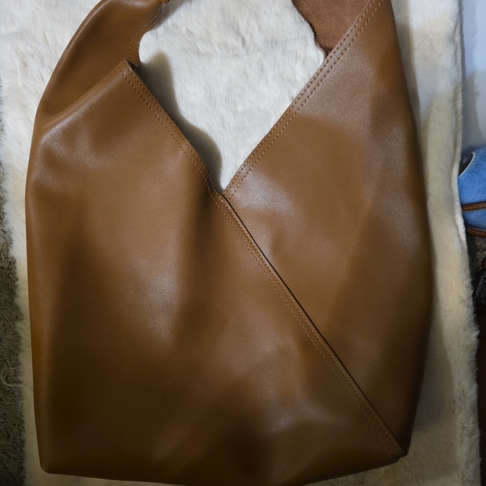 Elegant Tan Leather Women's Bag